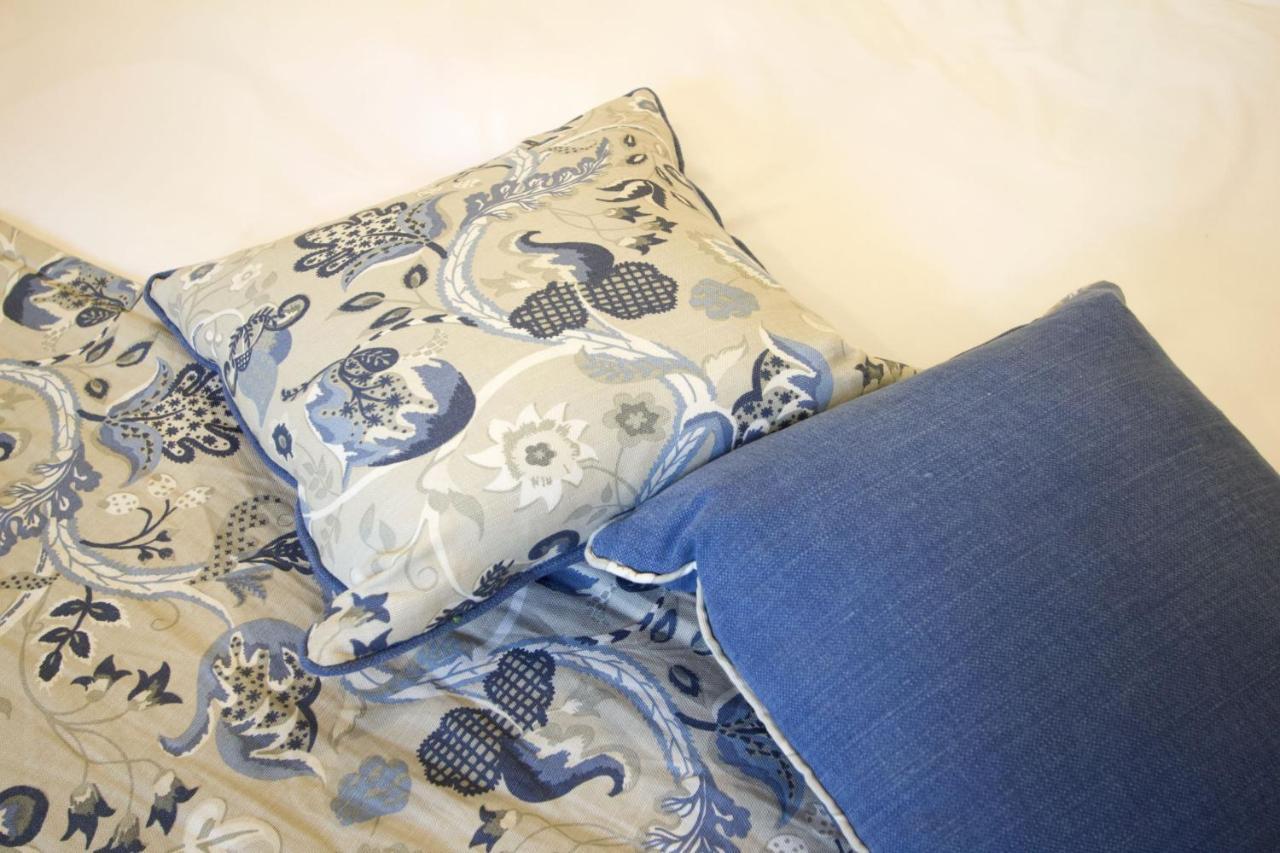 Chestnuts House Boutique B&B Bath Exterior photo Silk pillowcase