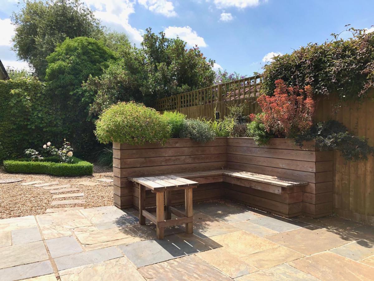 Chestnuts House Boutique B&B Bath Exterior photo The garden at the Old Post Office