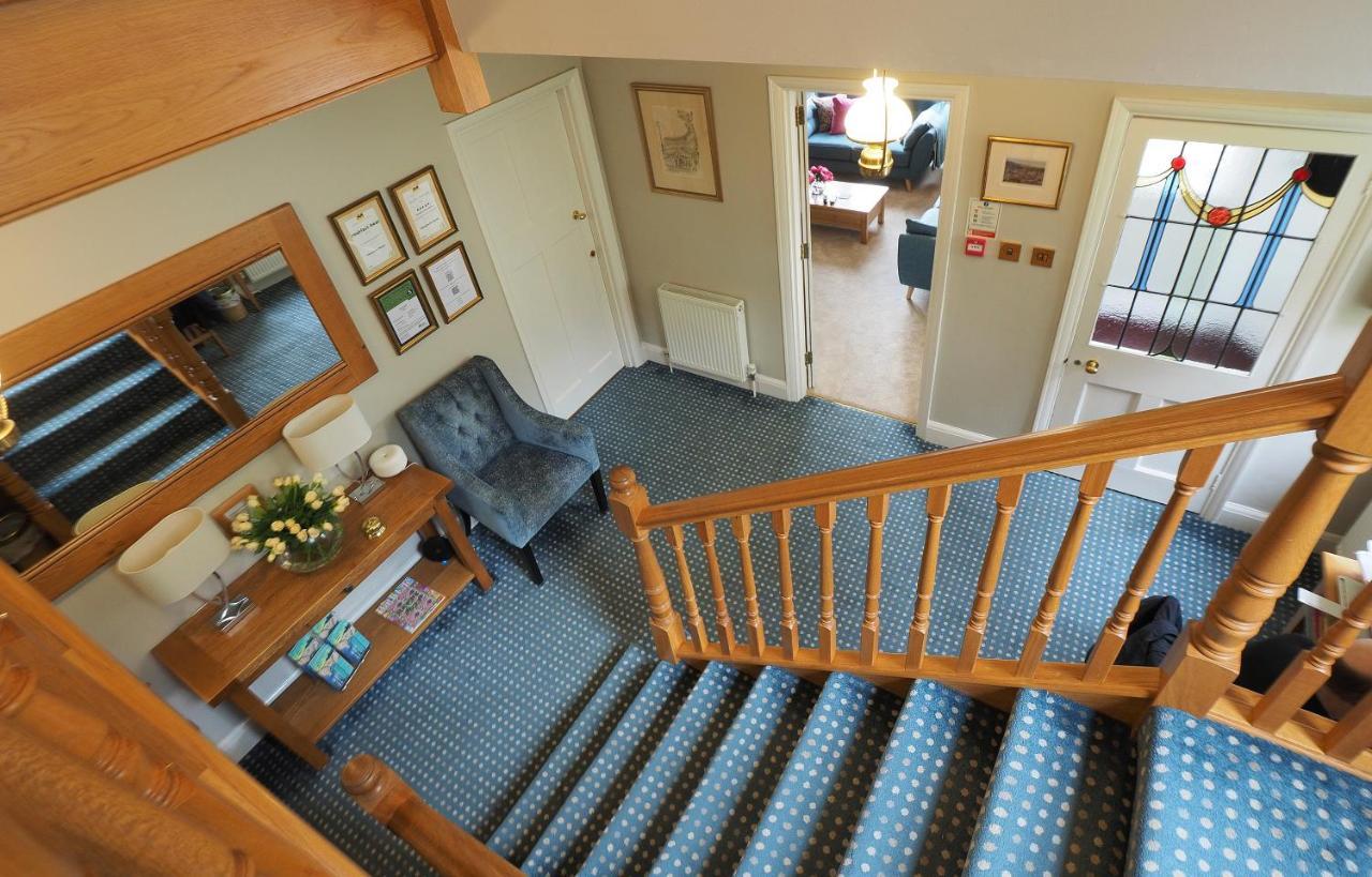 Chestnuts House Boutique B&B Bath Exterior photo The reception area at the practice