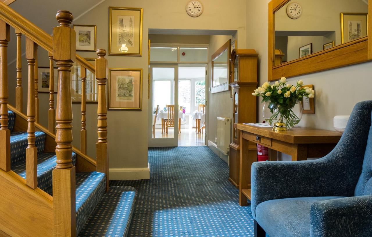 Chestnuts House Boutique B&B Bath Exterior photo The reception area at the Old Vicarage